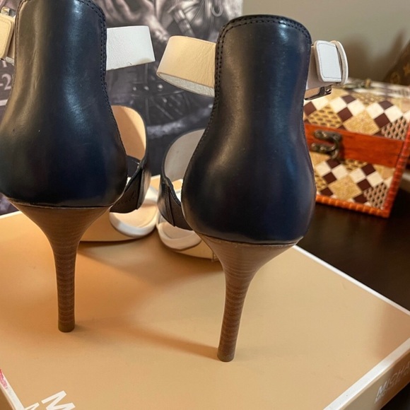 Michael Kors Heels - Picture 3 of 5